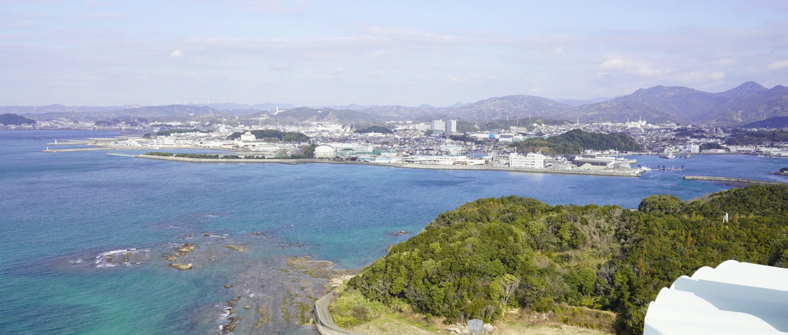 新庄の海と街の様子